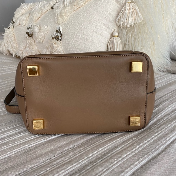 Michael Kors Miranda Bucket Bag - Picture 4 of 10